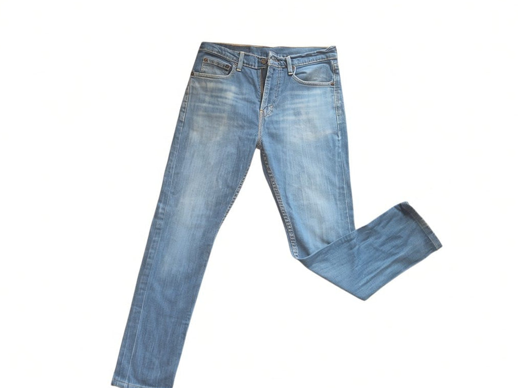 Classic LEVI’S Blue Jeans